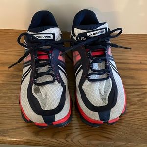 Brooks running shoes, size 8.5